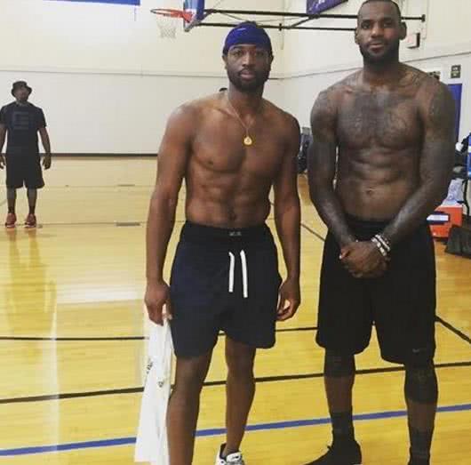 而阿森纳在 而阿森纳在