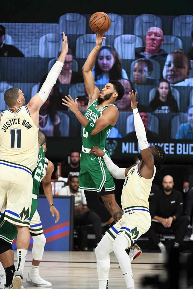 赛场上不断 赛场上不断