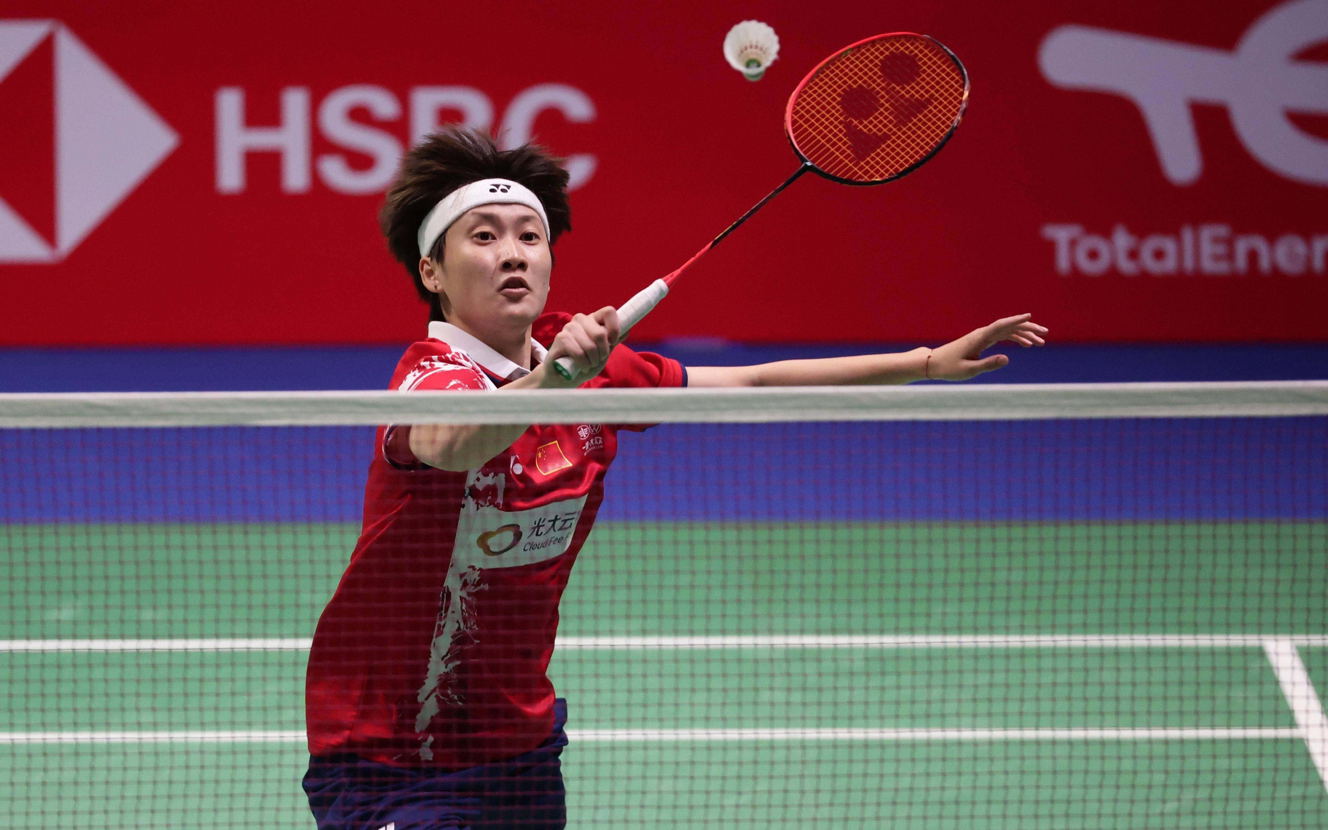 你小子艳福不浅！阿里前女友社媒晒照，透视裙引发粉丝疯狂评论.